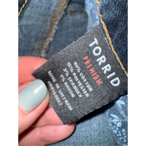 Torrid Womens Jesns Size 14R - Picture 5 of 5